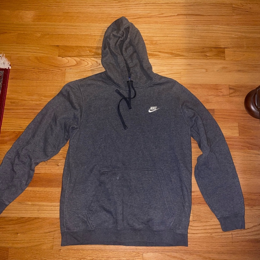 Men’s gray Nike hoodie